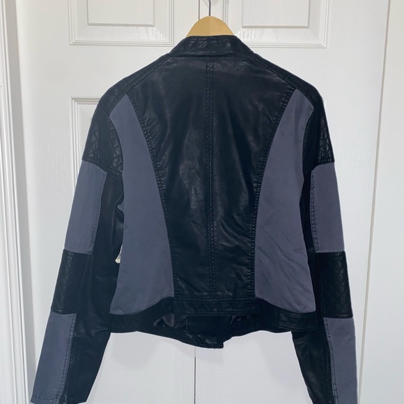 BNWT Aeropostale Bomber Jacket - Picture 2 of 4